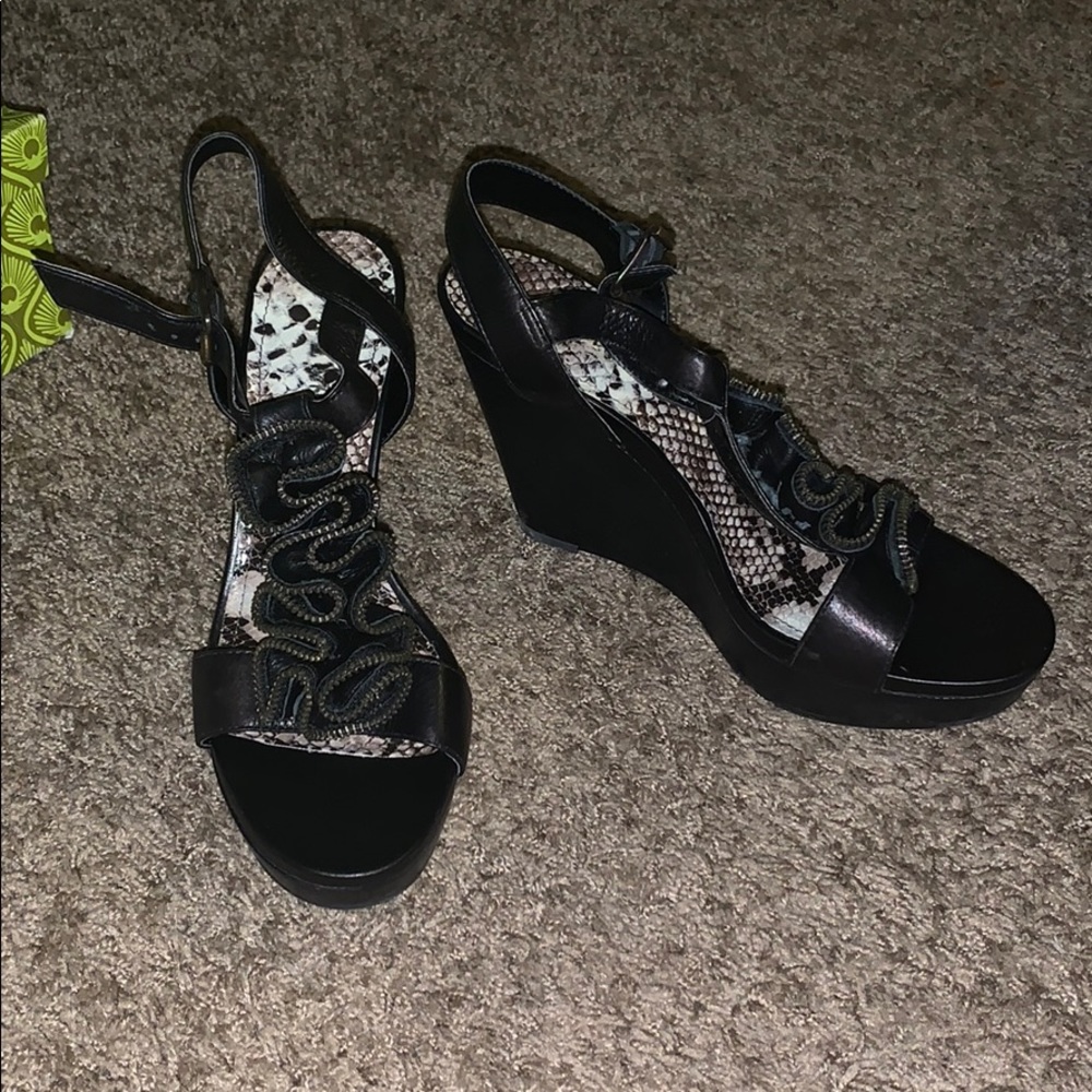Brand new black Gianni bini wedges size 10